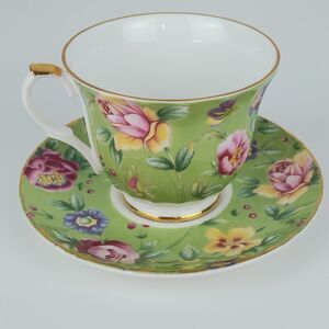 Heirloom Fine Bone China Floral Roses Gold Tea Cup and Saucer Made in England